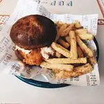 Pop-Up Burger Store'nin yemek ve ambiyans fotoğrafları 4