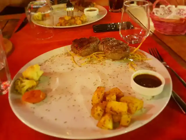 Carnivore Steakhouse'nin yemek ve ambiyans fotoğrafları 5