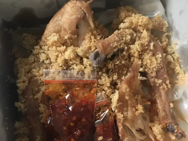 Gambar Makanan Ayam Goreng Mbok Berek Ny. Astuti 7