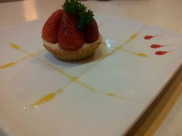 Strawberry Moment Dessert Cafe Food Photo 12