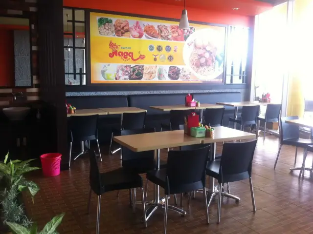 Gambar Makanan Bakmi Naga Resto 10