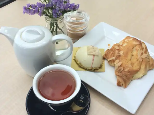 Madeleine Cafe & Patisserie Food Photo 5