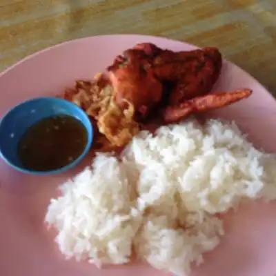 Kedai makan kerusi hijau