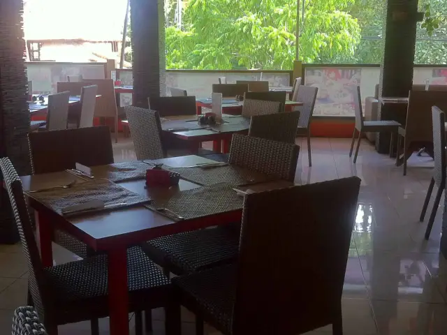 Gambar Makanan Olip's Restaurant - Grand Sinar Indah Hotel 2