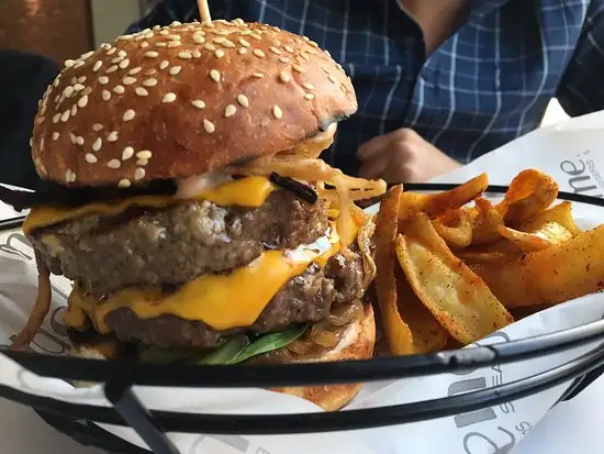 Mengoli Burgers Steak Fries'nin yemek ve ambiyans fotoğrafları 40