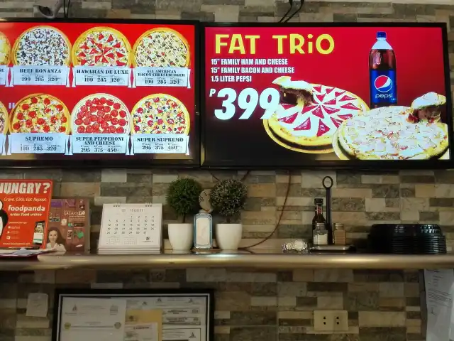 Fatboy's Pizza Pasta Food Photo 6