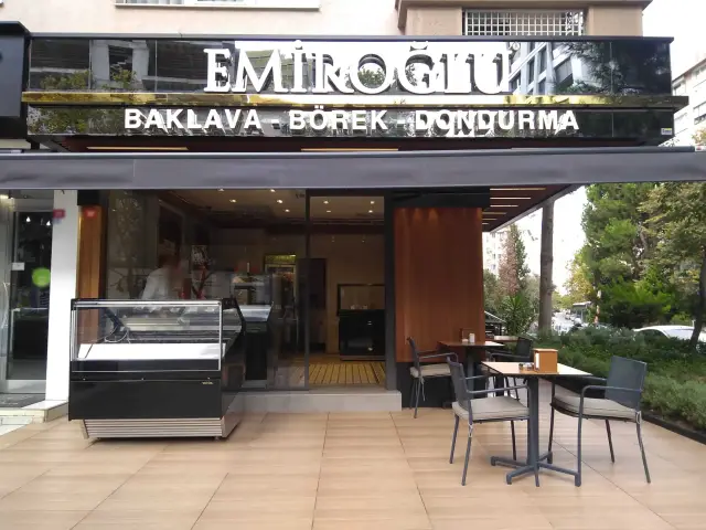 Emiroğlu Baklavaları'nin yemek ve ambiyans fotoğrafları 2