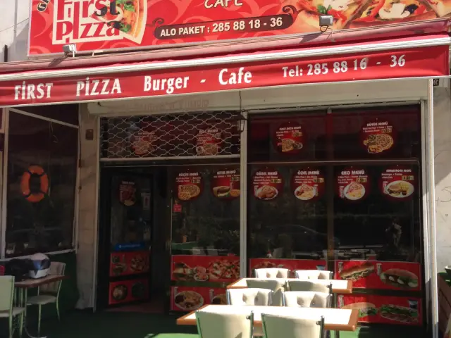 Gizemli First Pizza'nin yemek ve ambiyans fotoğrafları 2