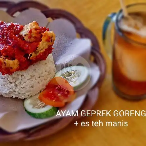 Gambar Makanan Ayam Geprek & Bakar Ibu Heny, Harjamukti 11