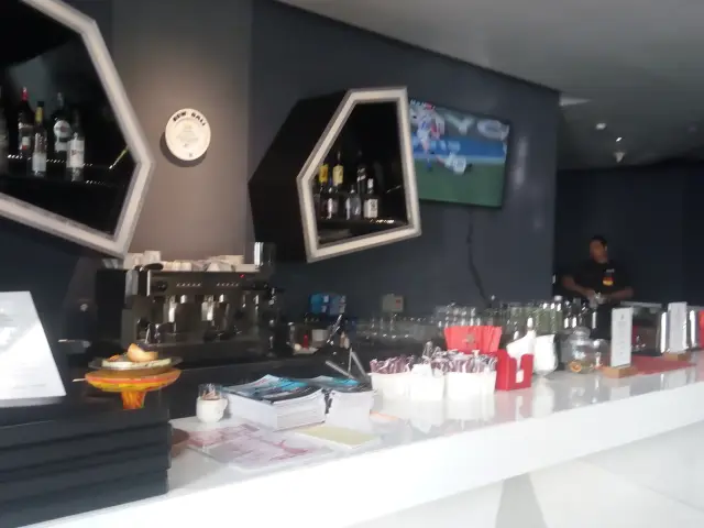 Gambar Makanan Black Diamond Sports Bar - Love Fashion Hotel 4