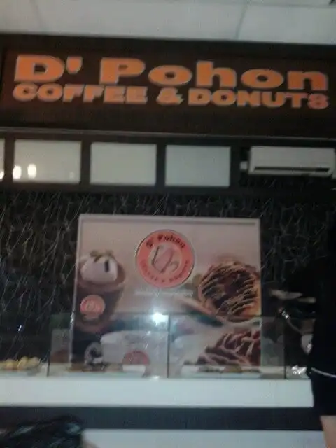 D'Pohon Coffee & Donuts
