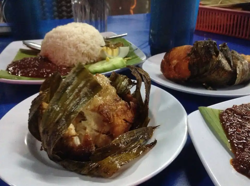 Nasi Lemak Ayam Pandan