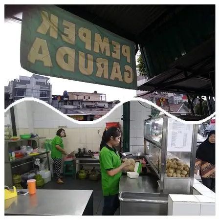 Gambar Makanan Pempek Garuda 15