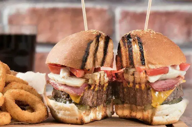 Acun Kasap Burger & Steak House'nin yemek ve ambiyans fotoğrafları 2
