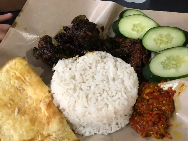 3 Budak Gemok Nasi Ayam Kicap Sambal Gesek Food Photo 13