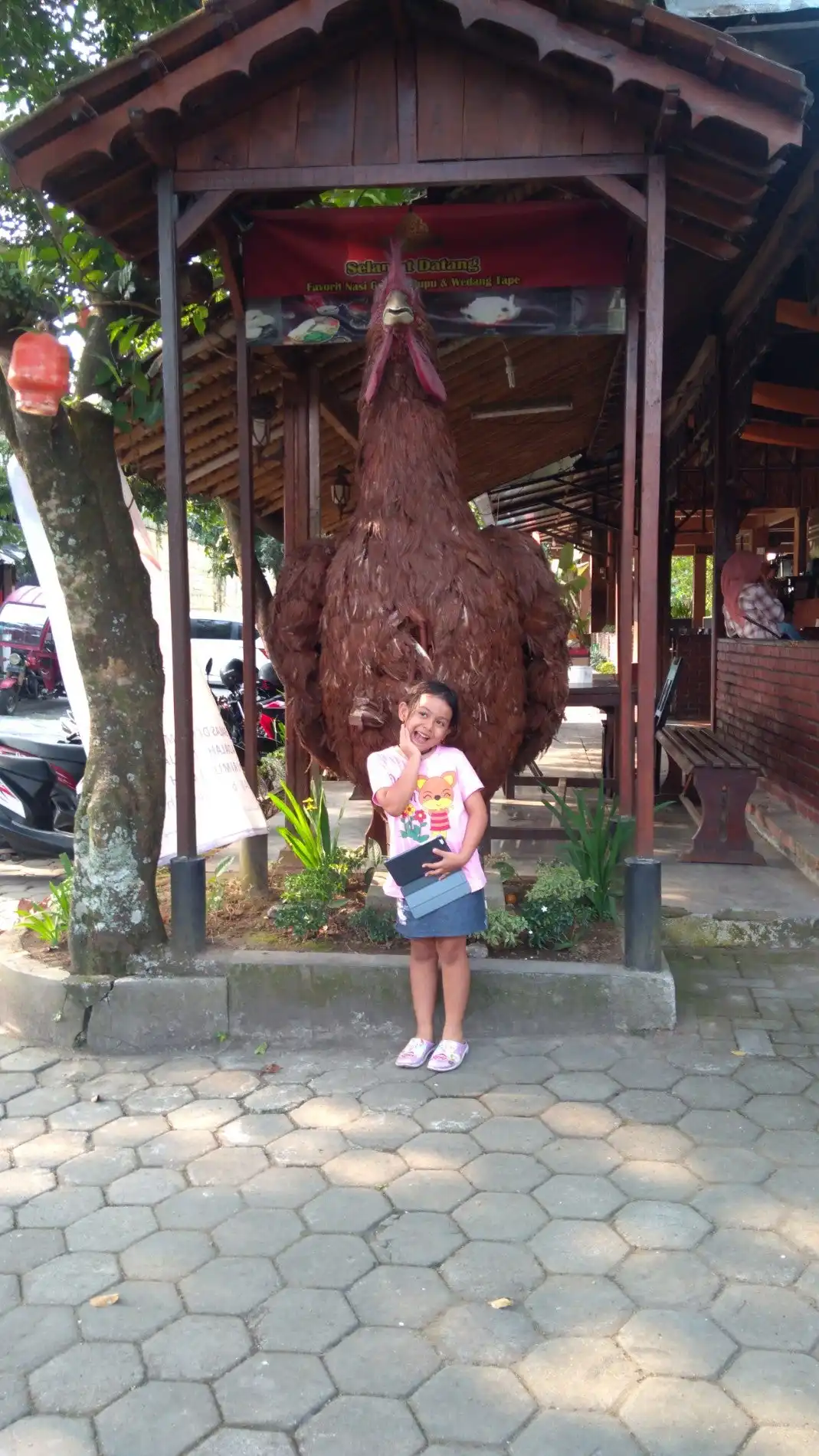 Ayam Goreng "Bu Tatik"