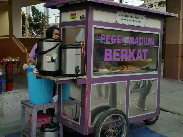 Gambar Makanan Nasi Pecel Madiun Berkat 4