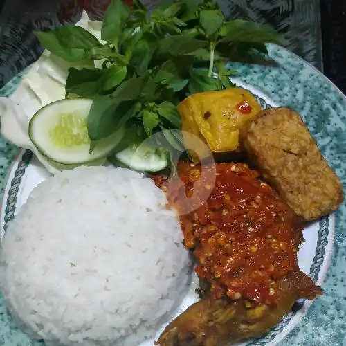 Gambar Makanan Bebek Sambel Ijo Tangkot X Warkop Katakata, Jl. Mochamed Yamin 18