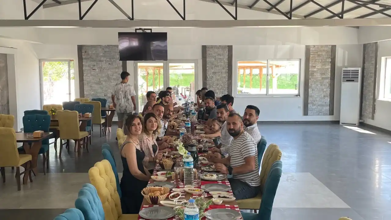 AYIŞIĞI KAHVALTI & ET MANGAL