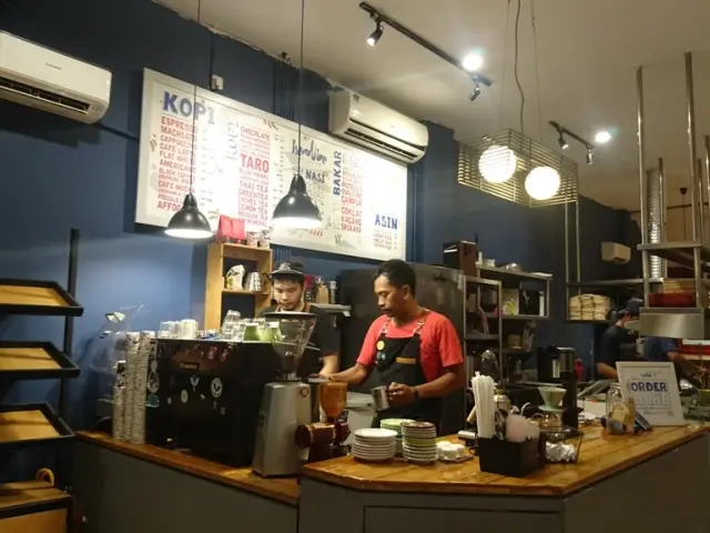 Gambar Makanan Headline Kopi - Roti - Mie 13