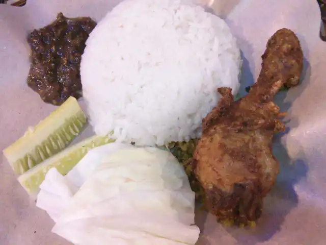 Gambar Makanan Ayam Lepaas 9