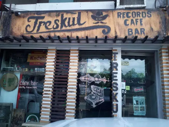 Treskul Records & Cafe Food Photo 9