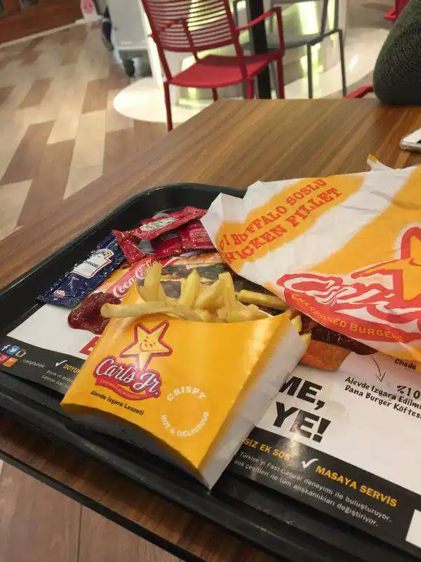 Carl's Jr.'nin yemek ve ambiyans fotoğrafları 51