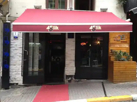 45&apos;lik Bar'nin yemek ve ambiyans fotoğrafları 4