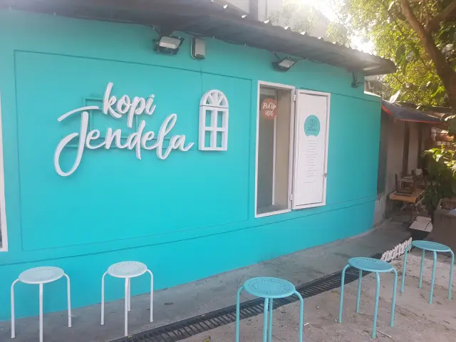 Gambar Makanan Kopi Jendela 17