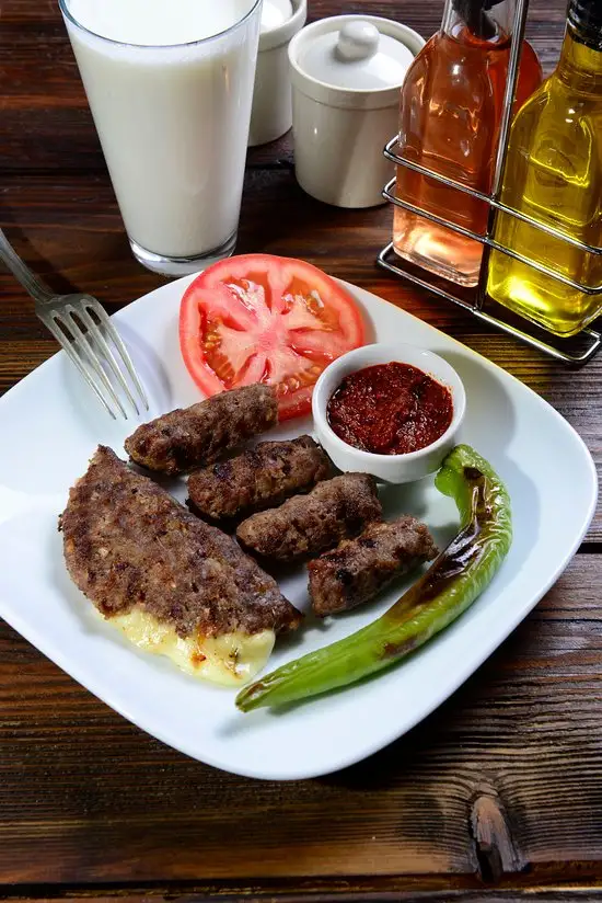 Karakoy Biga Halk Koftecisi'nin yemek ve ambiyans fotoğrafları 4