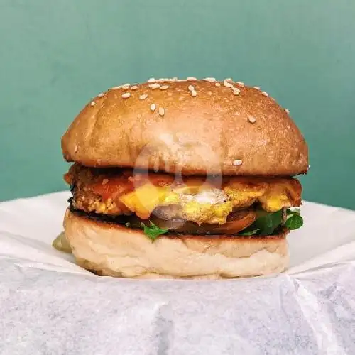 Gambar Makanan Manaka Burger X Treasure Garage, Didalam Bengkel TREASURE 13