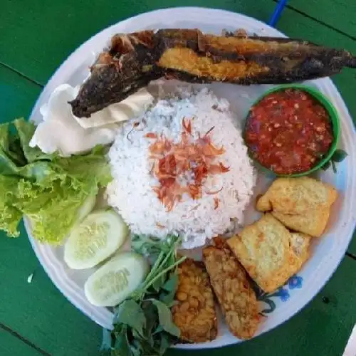 Gambar Makanan pecel lele sukatani.  sebrang toko H. Maid.  15