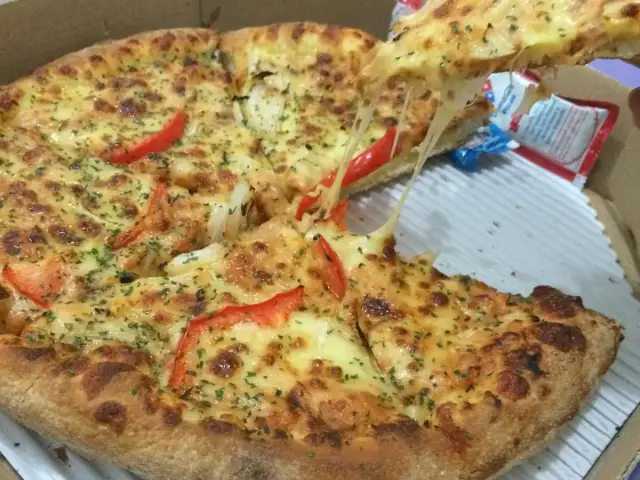 Gambar Makanan Domino's Pizza 12