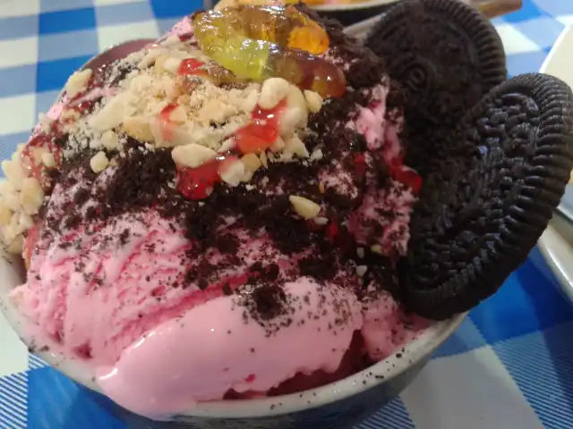 Gambar Makanan Nom Nom Ice Cream Cafe 7