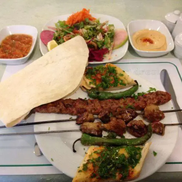 Meşhur Kebapçı Cahit Usta'nin yemek ve ambiyans fotoğrafları 8