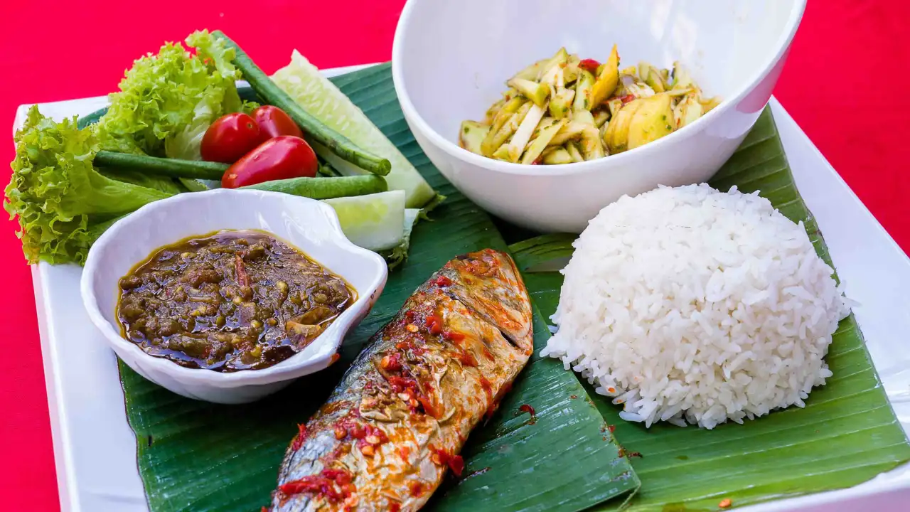 RESTORAN JOM MAKAN MASAKAN KAMPUNG