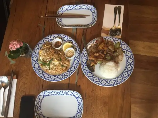 Az Çok Thai'nin yemek ve ambiyans fotoğrafları 24