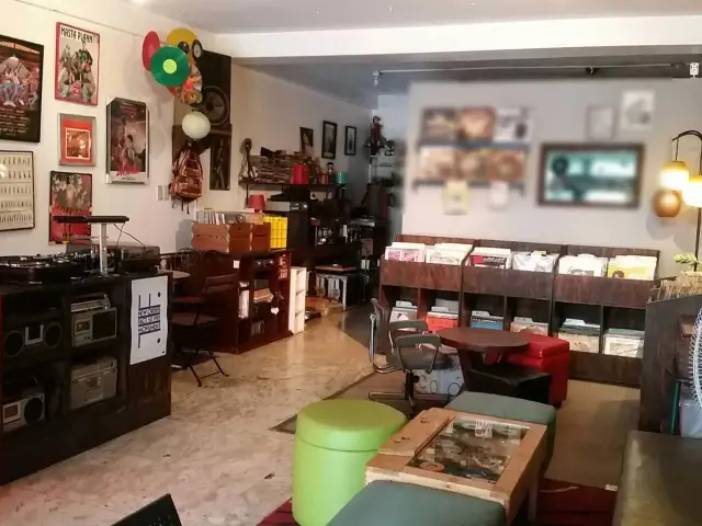 Treskul Records & Cafe Food Photo 4