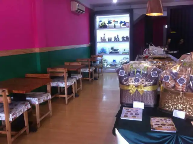 Gambar Makanan Dolce Bakery & Cake 4