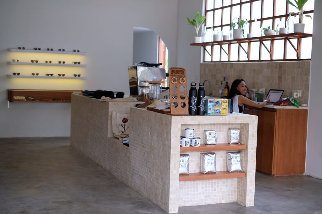 BGS Bali Surf Shop & Coffee Bar Uluwatu terdekat Restoran dan