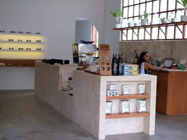 BGS Bali Surf Shop & Coffee Bar - Uluwatu