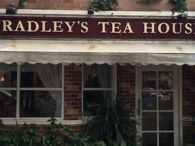 Gambar Makanan Bradley's British Tea House 15