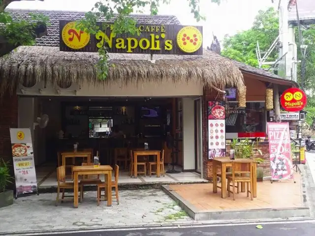 Gambar Makanan Napoli's Pizza & Caffe 3