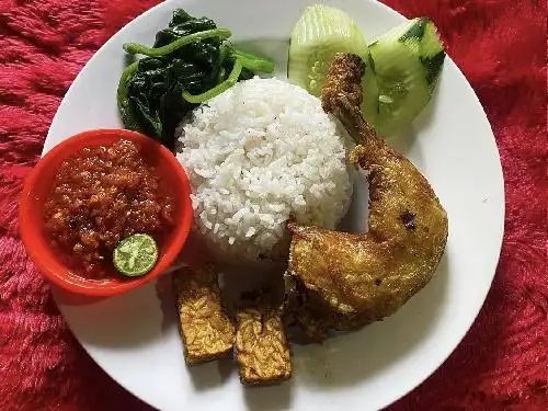 Wr Simple Geprek & Tempong, Uma Buluh Raya