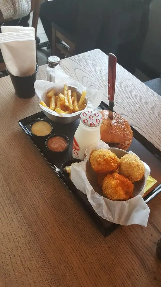 Unique Burgers'nin yemek ve ambiyans fotoğrafları 5