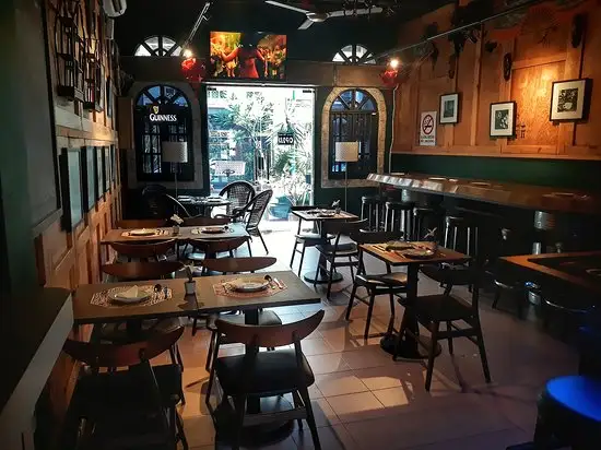 Bocadillos Restaurant & Bar