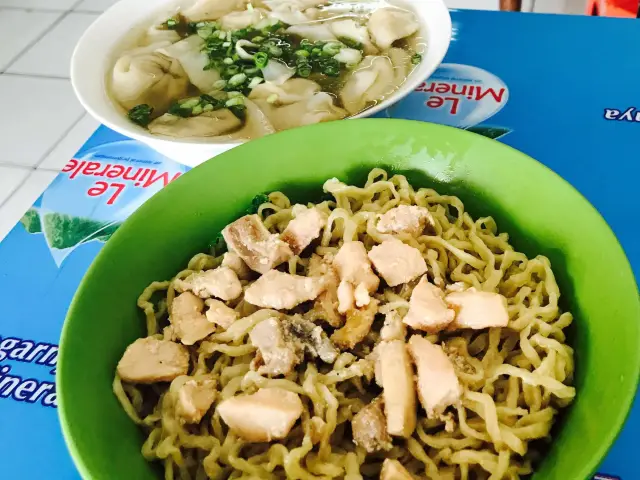 Gambar Makanan Bakmi Aming 10