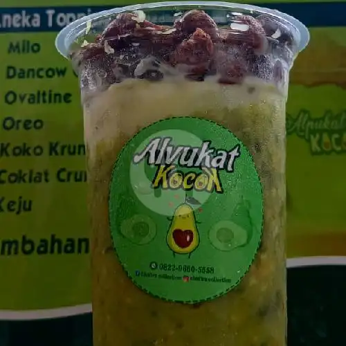 Gambar Makanan Shafira Thai Tea & Alpukat Kocok, Sebelah Shafira Collections 1