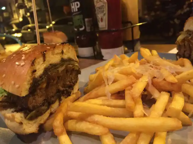 Burgerhood'nin yemek ve ambiyans fotoğrafları 29