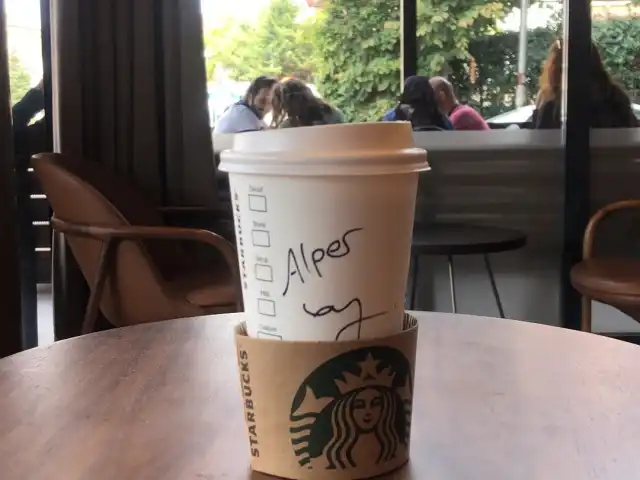 Starbucks Larus'nin yemek ve ambiyans fotoğrafları 4